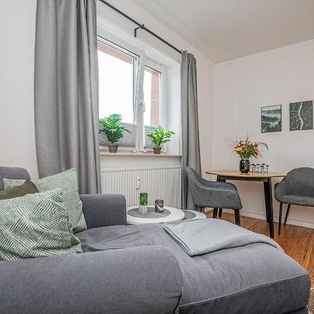 Fewo1846 - Kommood - Zentral Gelegenes Studio-Apartment Mit Balkon Im Hochparterre Flensburgo Exterior foto